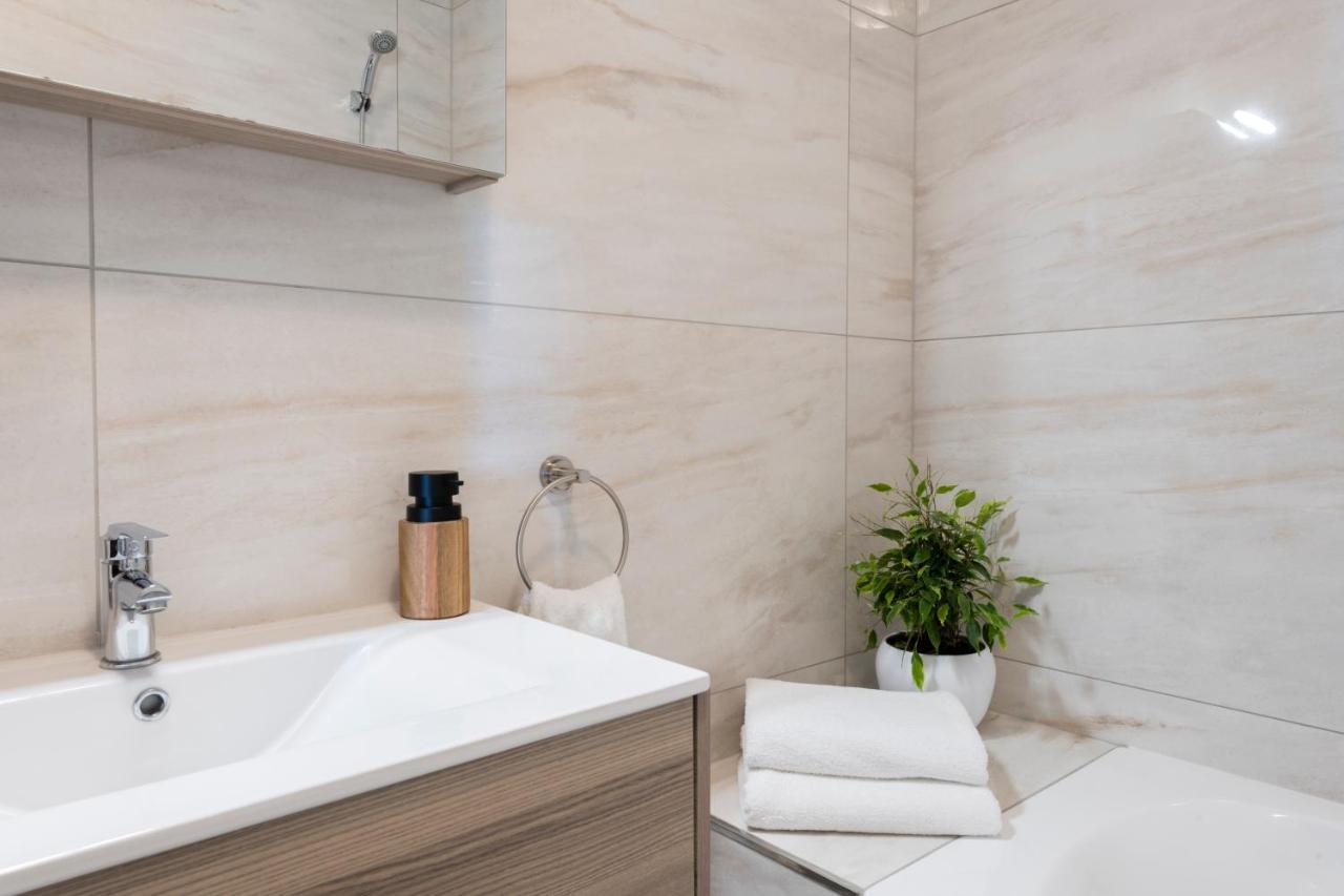 Staymela Apartments - Μπιρκιρκάρα Εξωτερικό φωτογραφία